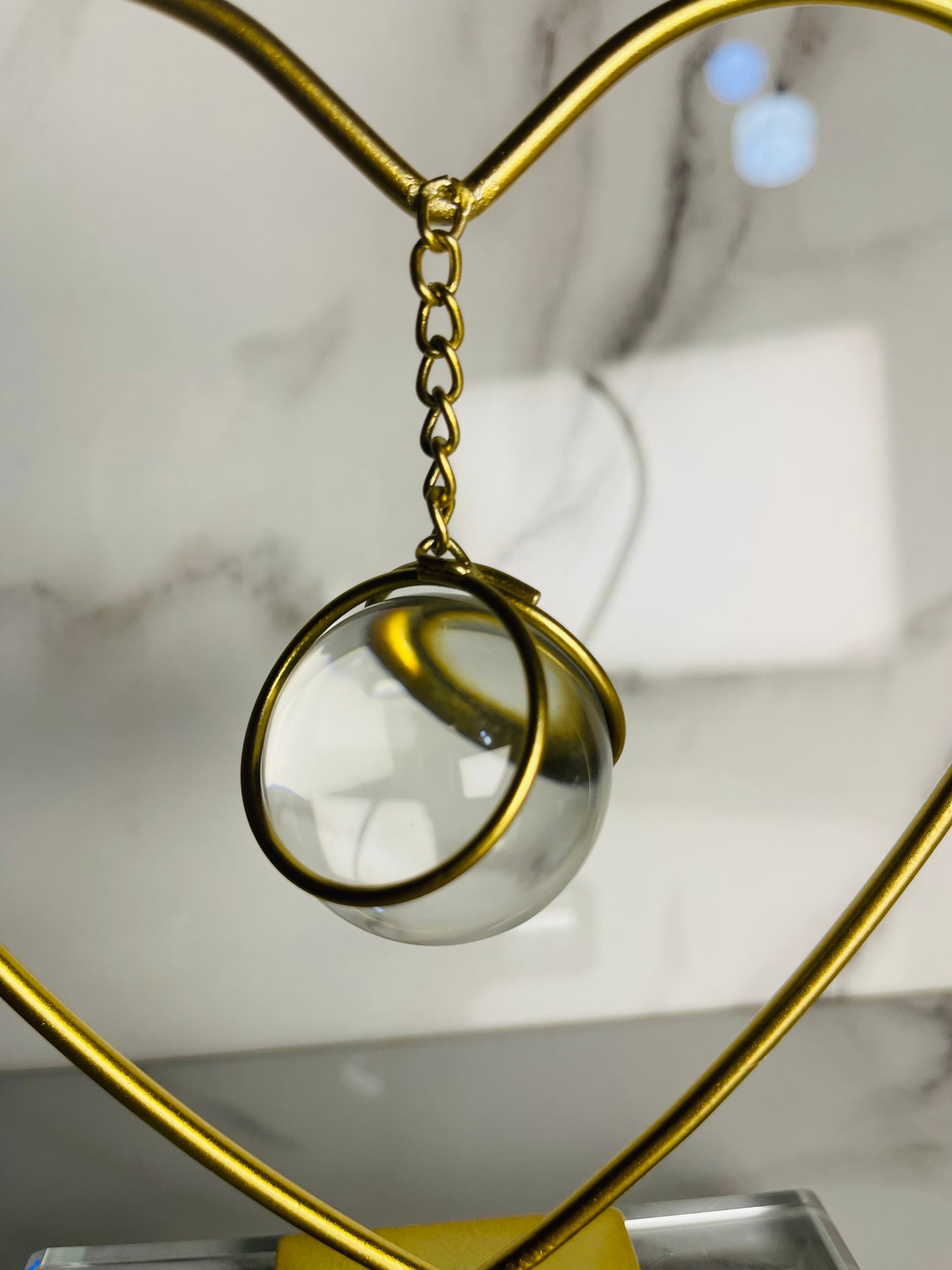 Heart-Shaped Metal & Crystal Ornament – Elegant Home Decor